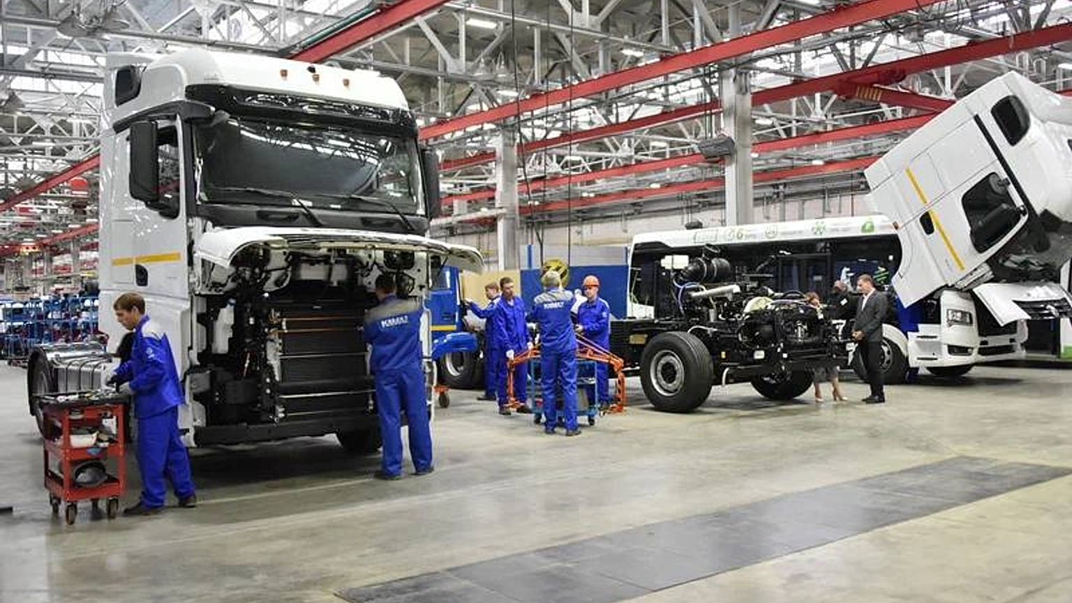 Skilled Uzbek workers are increasingly present on production floors abroad