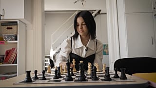 Roma children, fighting discrimination with chess, here's what they do in Romania